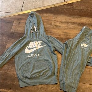 Nike jogging suit